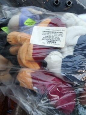 Hush Puppies Linited Edition Beanie Set Sealed Never Opened 90s